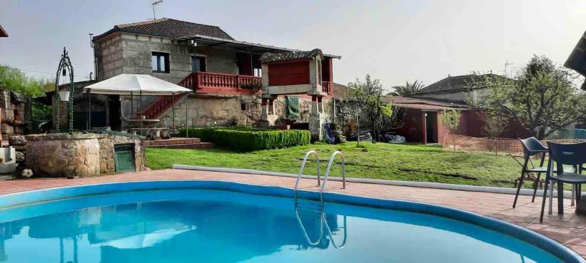 Alojamiento Entero Con Piscina Y Jardin. Оуренсе Екстериор снимка