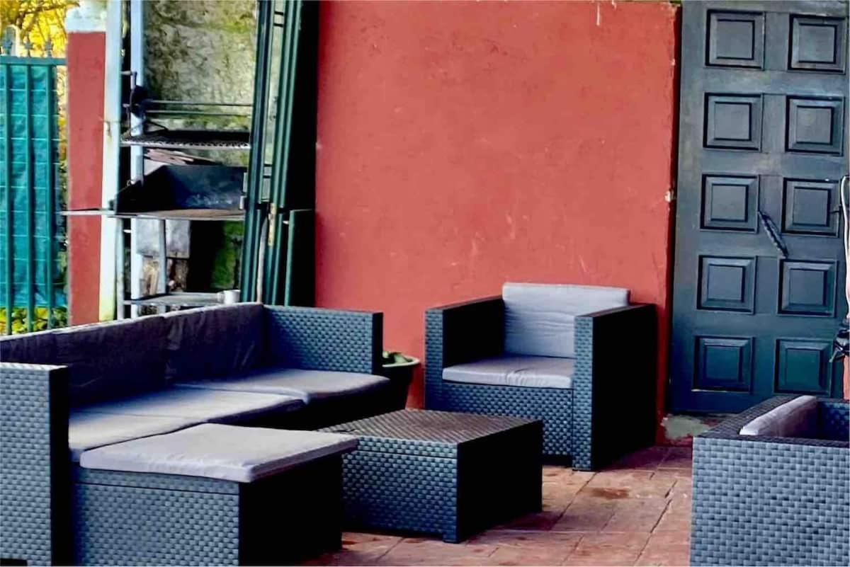 Alojamiento Entero Con Piscina Y Jardin. Оуренсе Екстериор снимка