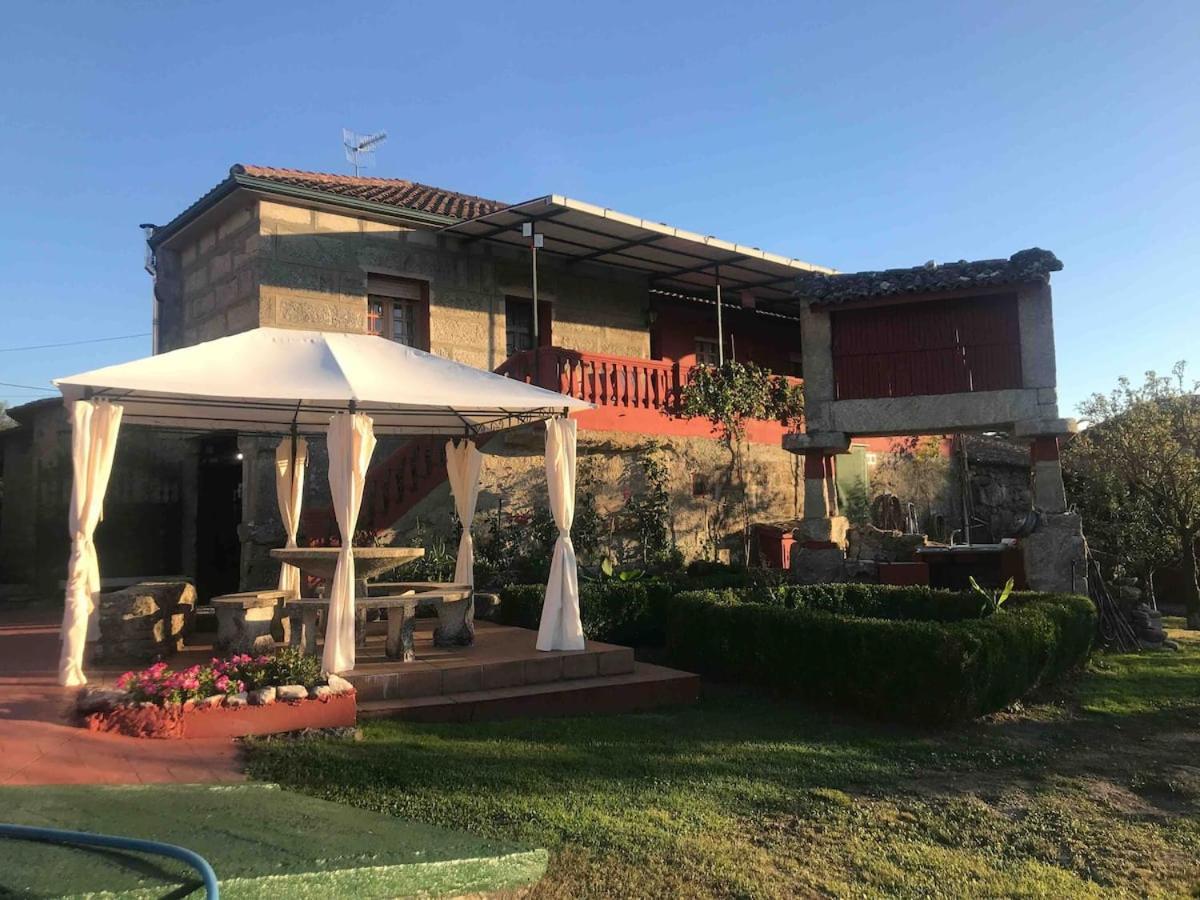 Alojamiento Entero Con Piscina Y Jardin. Оуренсе Екстериор снимка
