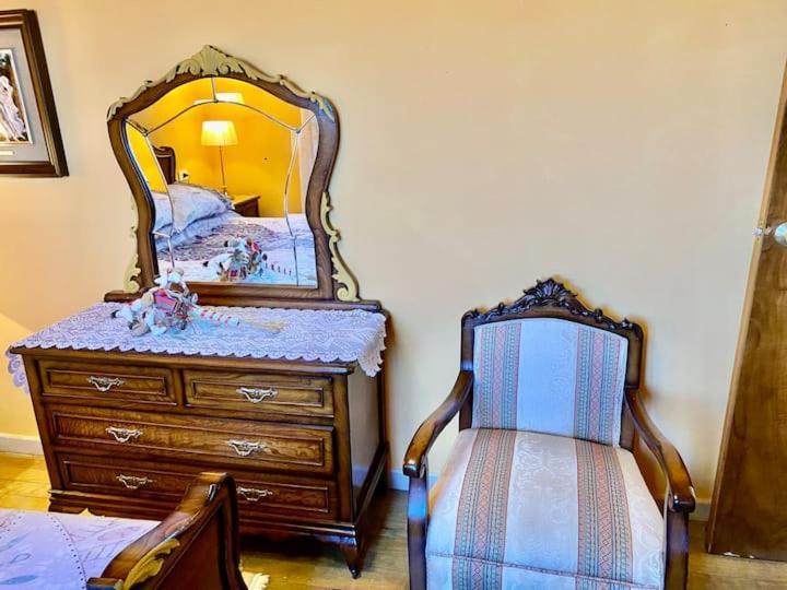 Alojamiento Entero Con Piscina Y Jardin. Оуренсе Екстериор снимка