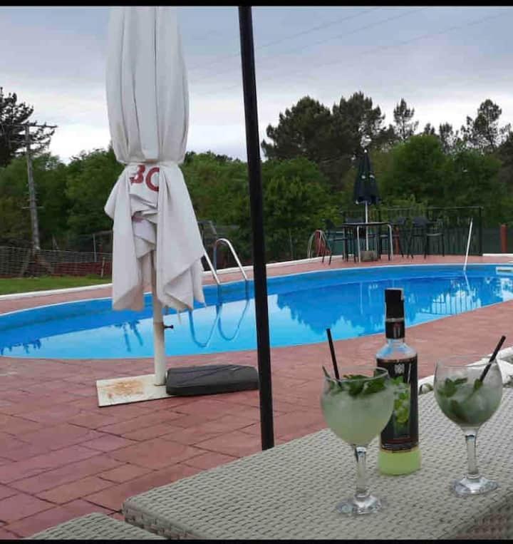 Alojamiento Entero Con Piscina Y Jardin. Оуренсе Екстериор снимка