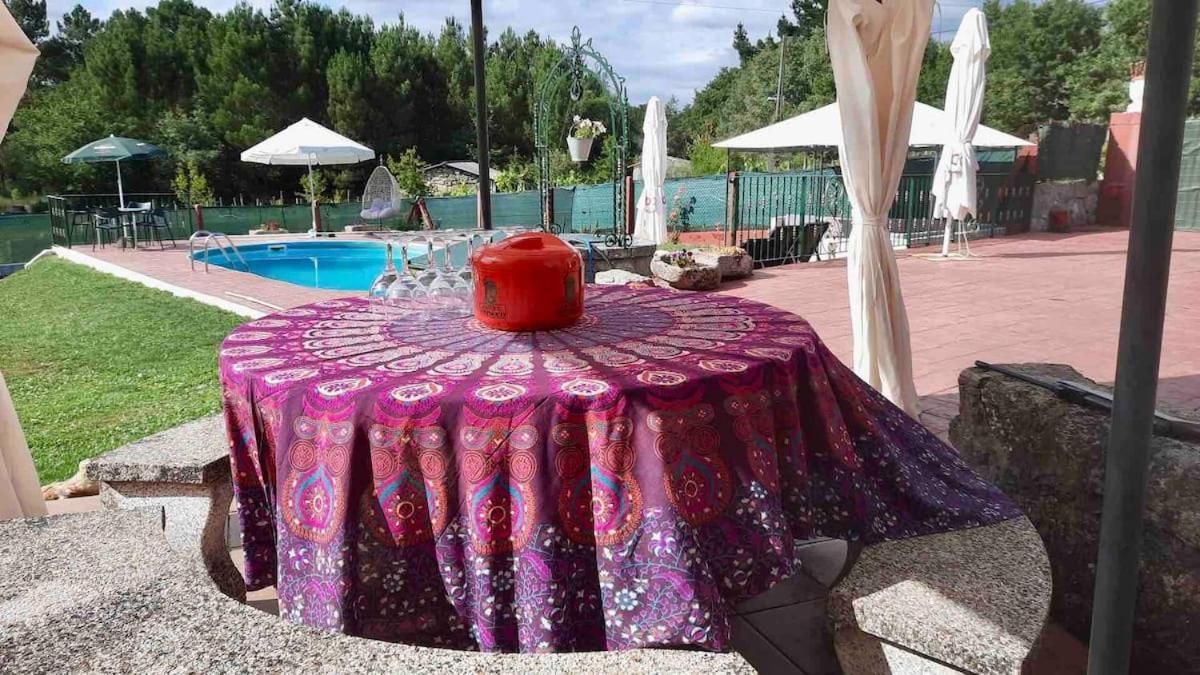 Alojamiento Entero Con Piscina Y Jardin. Оуренсе Екстериор снимка