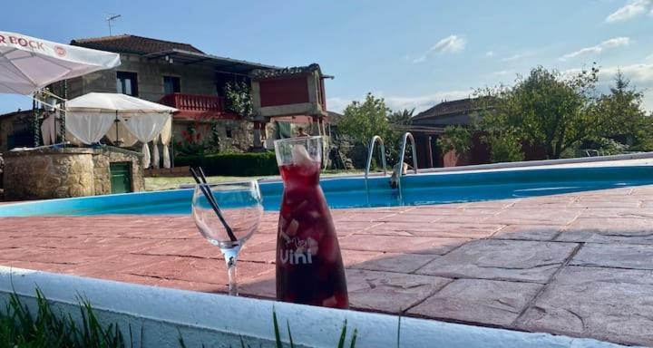 Alojamiento Entero Con Piscina Y Jardin. Оуренсе Екстериор снимка