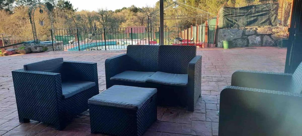 Alojamiento Entero Con Piscina Y Jardin. Оуренсе Екстериор снимка