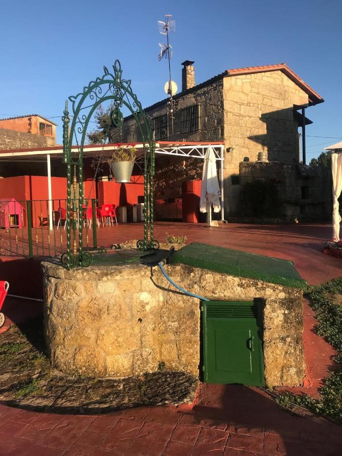 Alojamiento Entero Con Piscina Y Jardin. Оуренсе Екстериор снимка