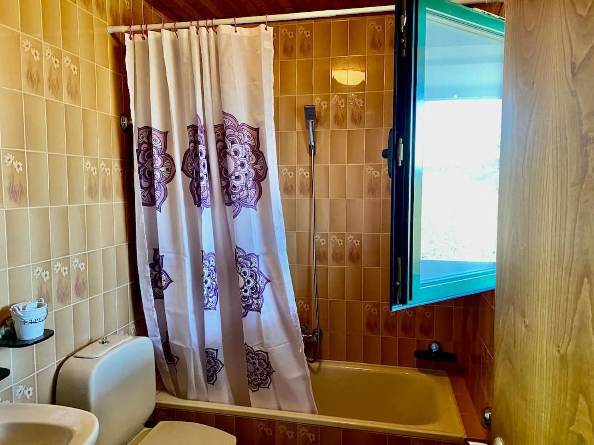 Alojamiento Entero Con Piscina Y Jardin. Оуренсе Екстериор снимка