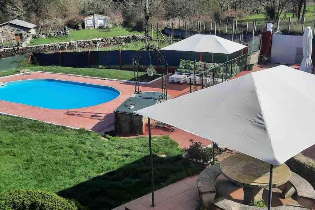 Alojamiento Entero Con Piscina Y Jardin. Оуренсе Екстериор снимка